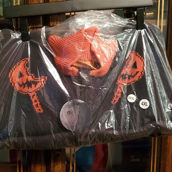 TRICK R TREAT™ Flaming Pumpkin Cropped Knit Jacket - Picture 3 of 6
